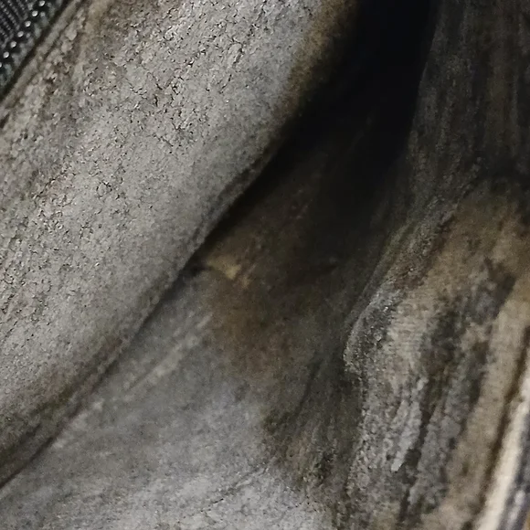 Bally Black Quilted Shoulder Bag with Gold Chain - Picture 8 of 15